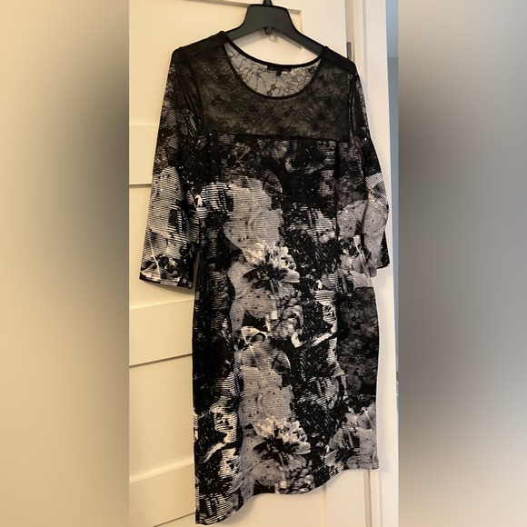 Lace and sequin dress - Picture 3 of 4